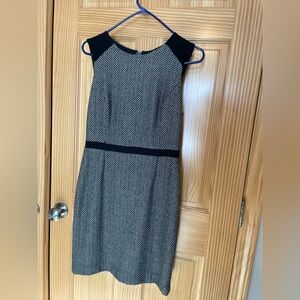 Banana Republic Black and White Midi Dress Women’s size 2